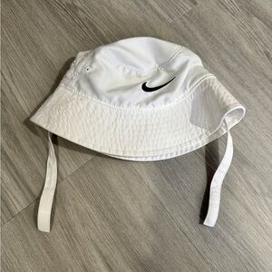 Nike Kids White Bucket Hat